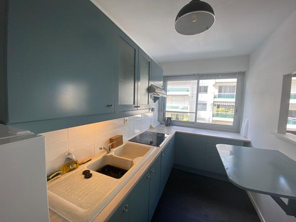 33000 BORDEAUX - APPARTEMENT T2 A LOUER MEUBLE ET ENTIEREMENT RENOVE