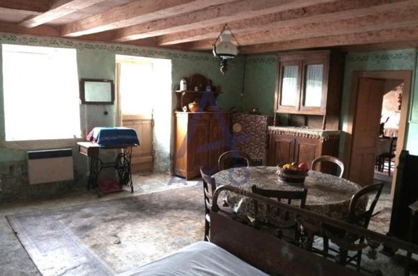 Maison T4 de 133m² à rénover avec jardinet de 94m²