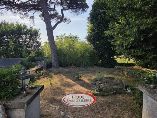 LE PELLERIN : Bien atypique et de charme au calme de son environnement bucolique !