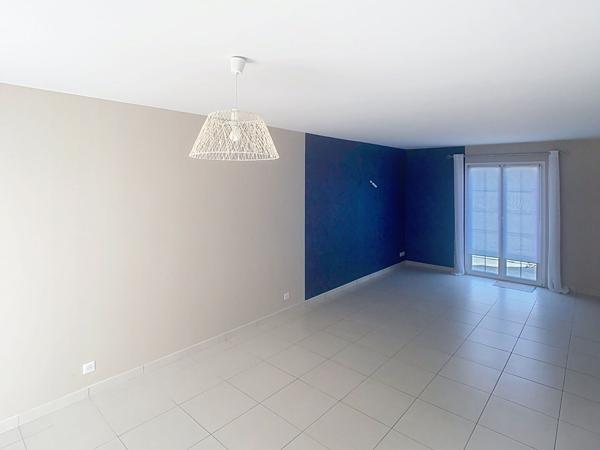 Maison familiale avec piscine au coeur de Tierce