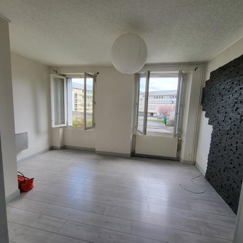 Appartement en duplex Riom es Montagnes (15400)