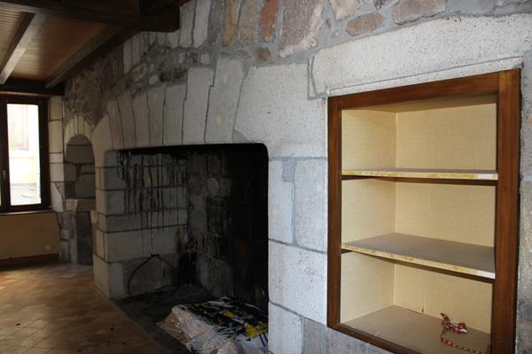 Ensemble immobilier à RIOM-ES-MONTAGNES Riom-ès-Montagnes (15400)