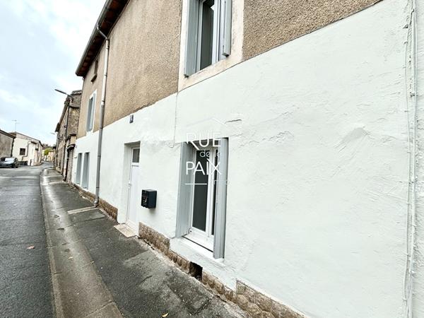 79400 SAINT MAIXENT L ECOLE Maison rénovée à louer - St Maixent l'école