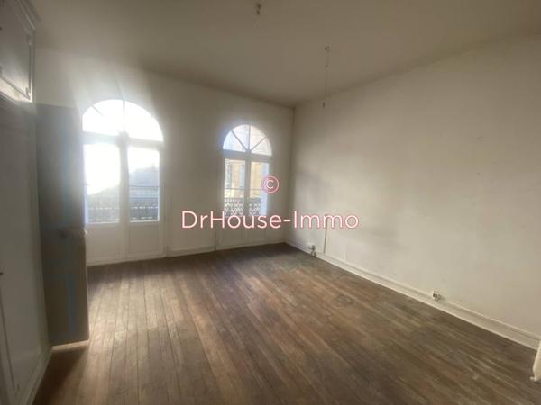 Immeuble à vendre 8 pièces de 379 m²