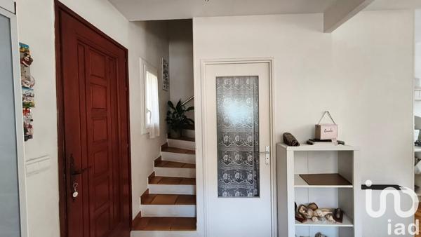 Appartement 4 pièces de 80 m² à Hyères (83400)