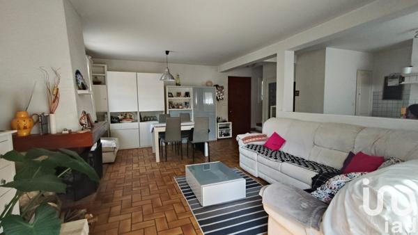 Appartement 4 pièces de 80 m² à Hyères (83400)