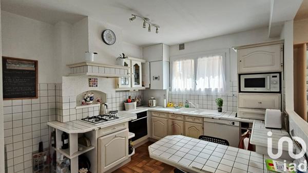 Appartement 4 pièces de 80 m² à Hyères (83400)