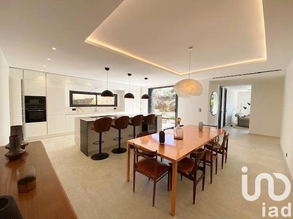 Maison à vendre 6 pièces 219 m² Sainte-Maxime