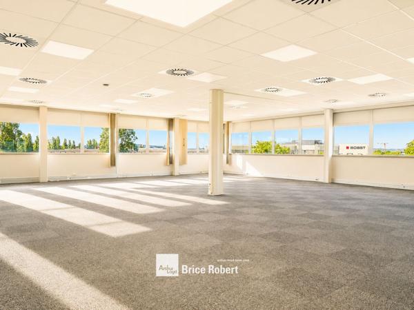 Bureaux à louer à Bron dans Europarc du Chêne avec stationnement