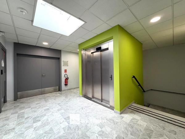 Bureaux à louer à Bron dans Europarc du Chêne avec stationnement