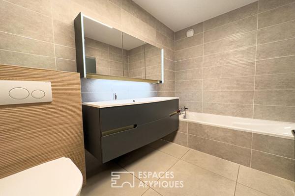 Appartement contemporain avec terrasse dans une résidence avec piscine