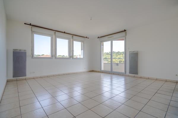 A LOUER - MURET , quartier Barry - Appartement T3 65.84m² avec balcon et box - G799