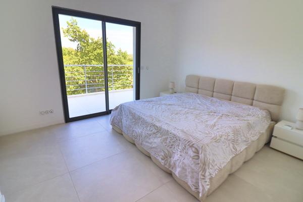 Besse sur Issole: maison T6 145m2 terrain 670m2