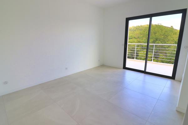 Besse sur Issole: maison T6 145m2 terrain 670m2