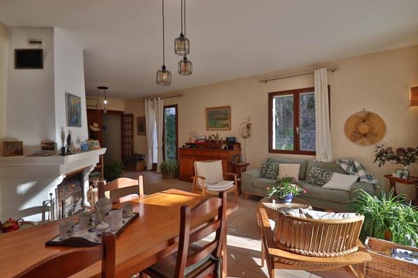 Maison de campagne plain pied 3 chambres Piscine 5000m2 de terrain