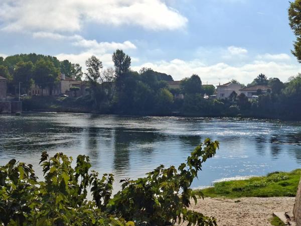 Maison de charme 5 pièces – Vue exceptionnelle sur la Garonne – Clairac