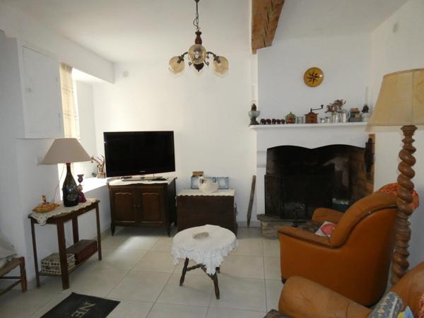 Maison de village 95m²,  4 chambres avec garage, remise et dépendances