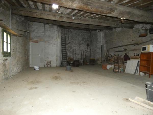 Maison de village 95m²,  4 chambres avec garage, remise et dépendances