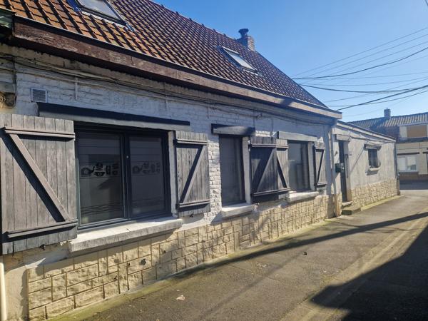 LARGE MAISON FLAMANDE DANS QUARTIER CALME