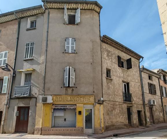 IMMEUBLE DE 400M² ENV A RENOVER