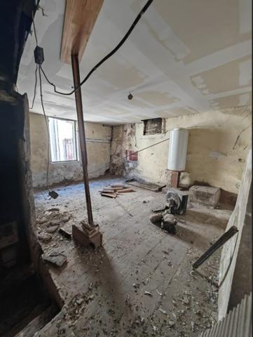 IMMEUBLE DE 400M² ENV A RENOVER