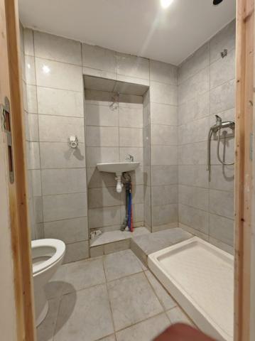 IMMEUBLE DE 400M² ENV A RENOVER