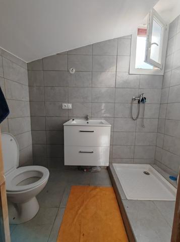 IMMEUBLE DE 400M² ENV A RENOVER