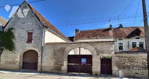 Secteur viticole en Champagne à LANDREVILLE, venez découvrir cette maison familiale avec 6 cham...