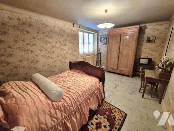 Secteur viticole en Champagne à LANDREVILLE, venez découvrir cette maison familiale avec 6 cham...