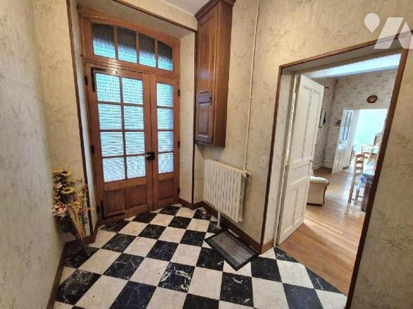 Secteur viticole en Champagne à LANDREVILLE, venez découvrir cette maison familiale avec 6 cham...