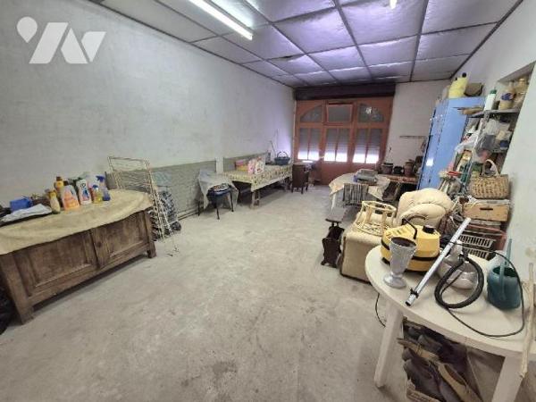 Secteur viticole en Champagne à LANDREVILLE, venez découvrir cette maison familiale avec 6 cham...