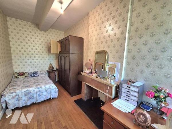 Secteur viticole en Champagne à LANDREVILLE, venez découvrir cette maison familiale avec 6 cham...