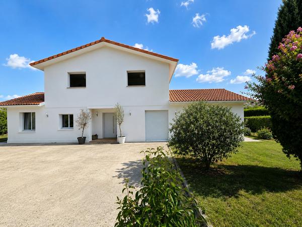 Maison familiale rénovée de 145 m² avec jardin ? Mérignac , Merignac