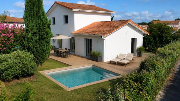 Maison familiale rénovée de 145 m² avec jardin ? Mérignac , Merignac