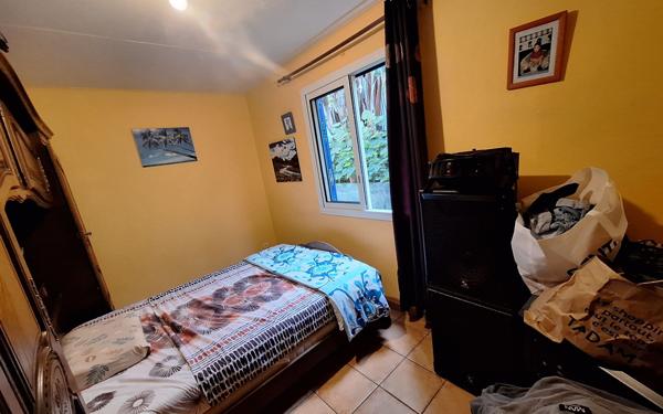 Maison à vendre    9 pièces •  Saint-Leu