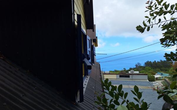 Maison à vendre    9 pièces •  Saint-Leu