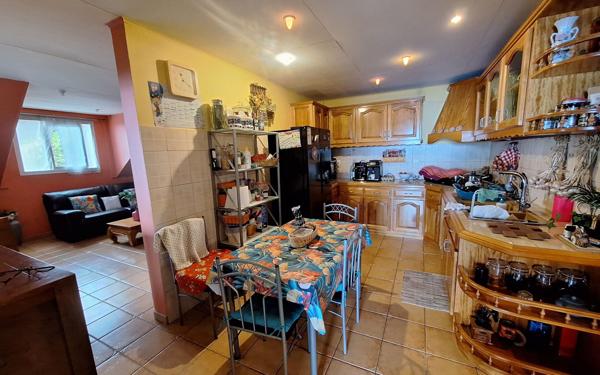 Maison à vendre    9 pièces •  Saint-Leu