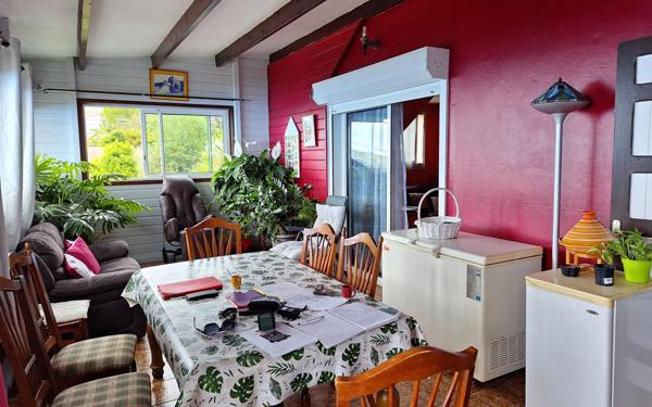 Maison à vendre    9 pièces •  Saint-Leu