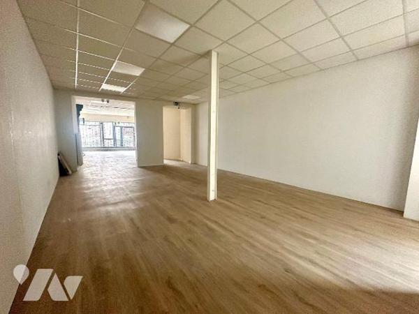 SAINT-SERVAN - Idéalement situés en plein coeur de Saint-Servan, murs commerciaux d'une surface...