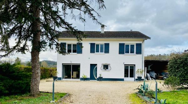 Maison rénovée proche commodités avec jardin. Trelissac