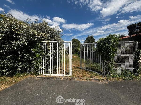Terrain à bâtir 1333 m² à Montmorillon 86500