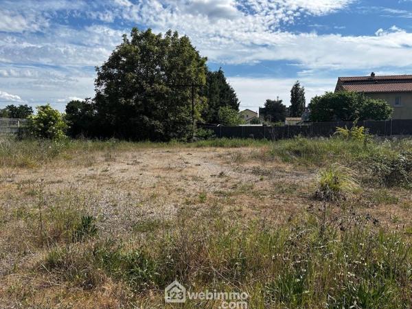 Terrain à bâtir 1333 m² à Montmorillon 86500