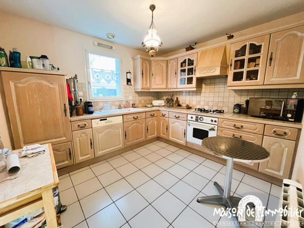 MAISON PROCHE CENTRE - PROCHE ROYAN - MESCHERS - 4 PIECES - JARDIN - DEPENDANCES