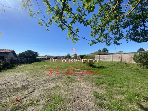 Terrain à vendre de 1 051 m²