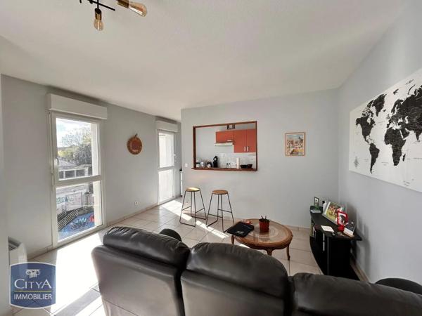 Appartement à louer 3 pièces 68.45m² Laval (53000)