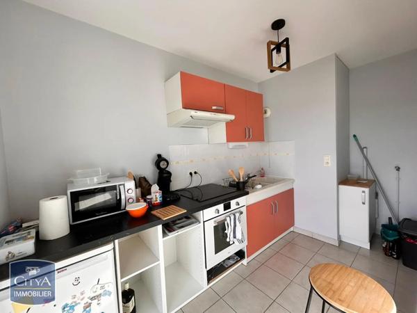 Appartement à louer 3 pièces 68.45m² Laval (53000)