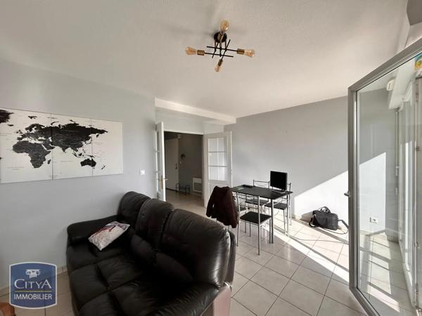 Appartement à louer 3 pièces 68.45m² Laval (53000)