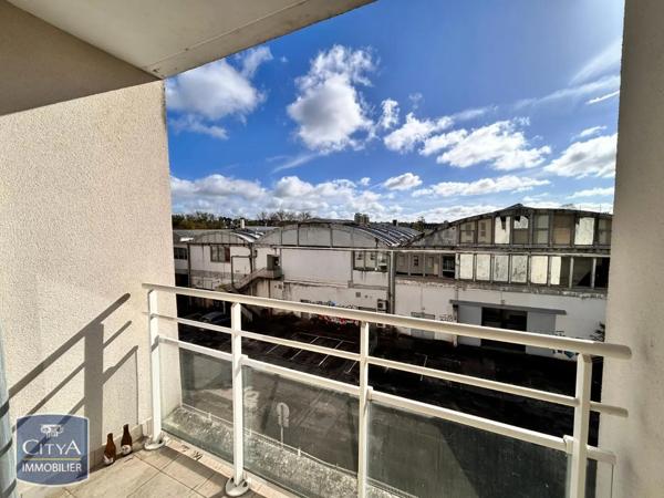 Appartement à louer 3 pièces 68.45m² Laval (53000)