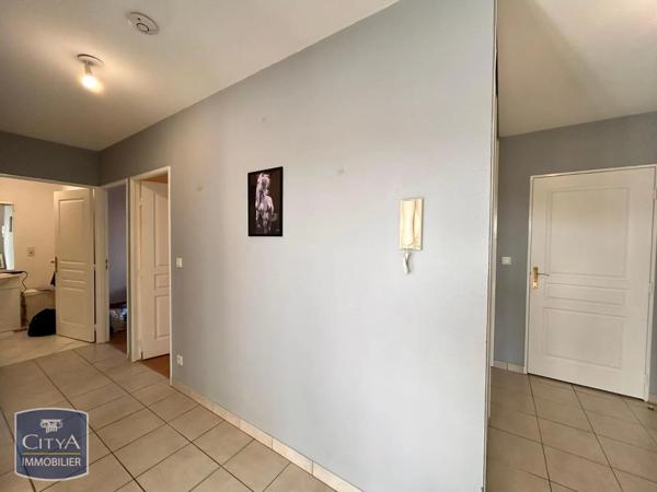 Appartement à louer 3 pièces 68.45m² Laval (53000)