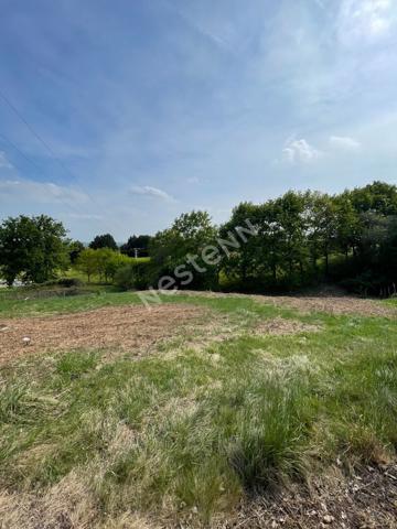 Vente agréable terrain à bâtir à Montval-sur-Loir (72500)